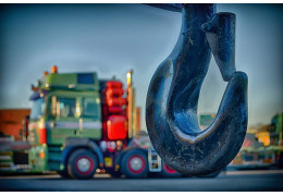 Jakie usługi i produkty ułatwiają transport drogowy?